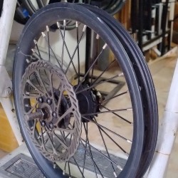 Rueda trasera R16 ARMADA clincher 36H con disco y piñón LIQUIDACION