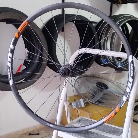 Rueda Shimano MT15 R26 28h planos LIQUIDACION