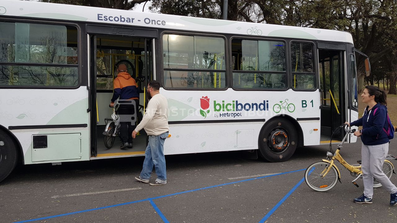 Bici Bondi Metropol: bicicletas dentro de colectivos